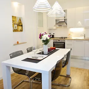 Le Monde Apartment